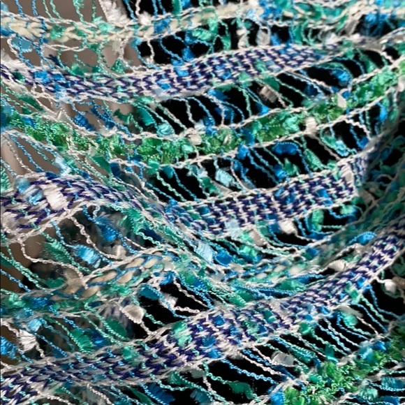 End of year Clearance Sale!  
Beautiful and delicate scarf - Picture 7 of 8